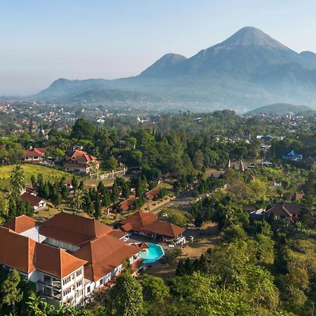 Royal Hotel And Villas Травас Экстерьер фото